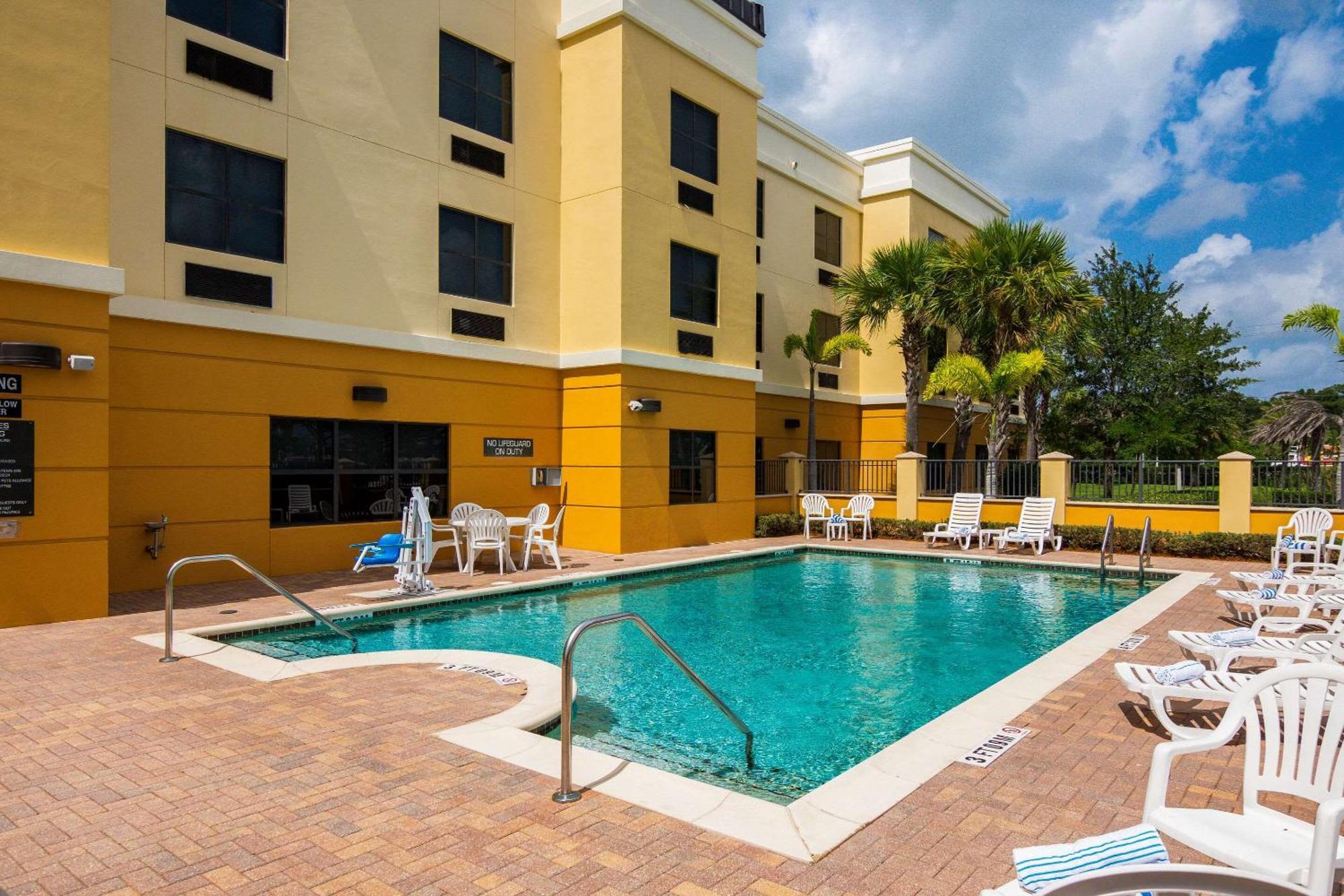 Comfort Suites Vero Beach I-95 Luaran gambar
